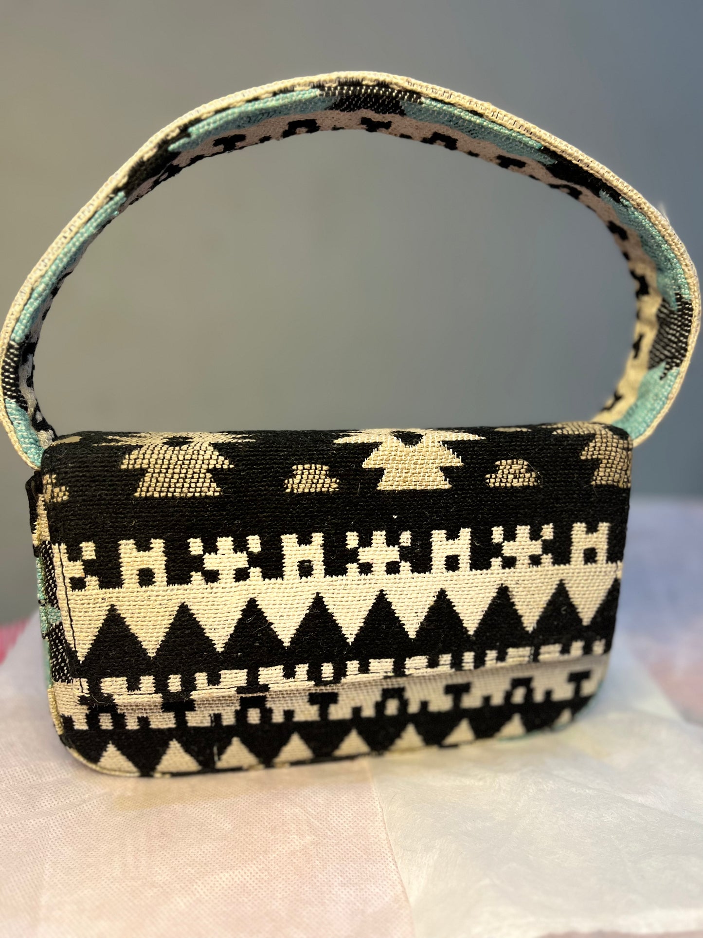 Monochrome Pattern Shoulder Bag with Sling Chain