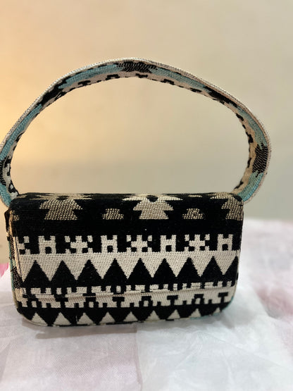 Monochrome Pattern Shoulder Bag with Sling Chain