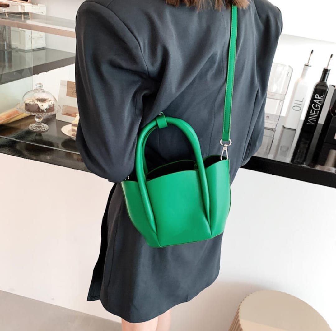 puvabne Crossbody Bags Minimalist Scallop Trip Bucket Bag with Inner Pouch 999
